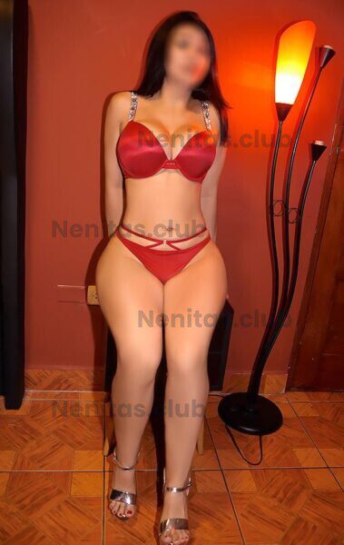 Hade, bella señorita con cuerpo infartante