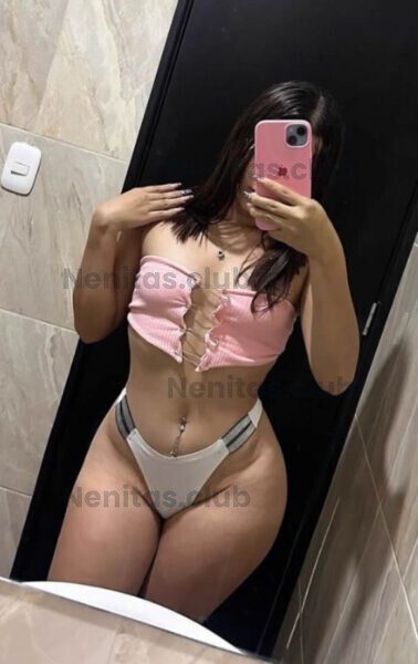 Alexandra, Peruana independiente cariñosa de hermoso cuerpo natural