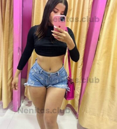 Alexandra, Peruana independiente cariñosa de hermoso cuerpo natural